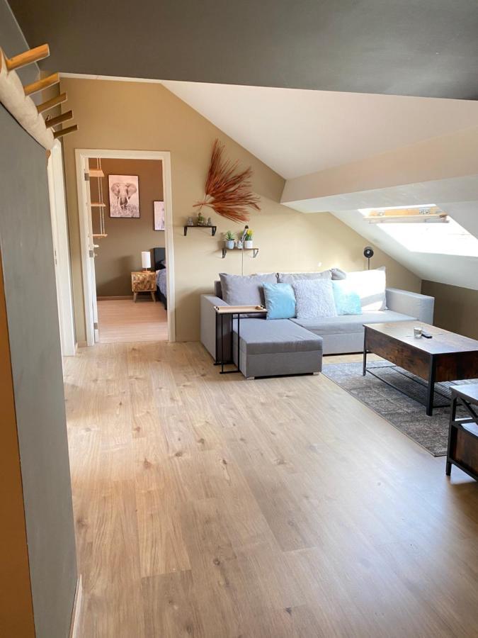 Cosy 2-Bedroom Apartment In The Center Of Отон Экстерьер фото